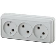 Розетка 3-местная, ОУ, без заземления, 16A, белая Intro Quadro 3*2Р, 16АХ-250В