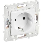 Розетка SKANDY 16А с заземл. защ. шторки безвинт. крепл. SK-R06W арктич. бел. IEK SK-R14-16-1-K01